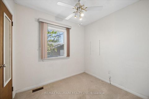 Photo 11 at 139 Elinor Avenue, Maryvale, Toronto
