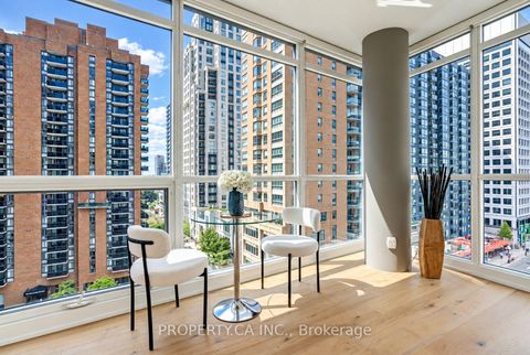 Photo 4 at 904 - 1121 Bay Street, Bay Street Corridor, Toronto