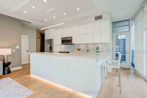 Photo 7 at 904 - 1121 Bay Street, Bay Street Corridor, Toronto