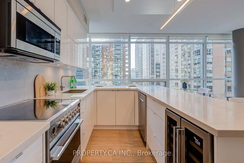 Photo 8 at 904 - 1121 Bay Street, Bay Street Corridor, Toronto