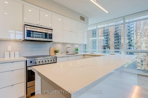 Photo 10 at 904 - 1121 Bay Street, Bay Street Corridor, Toronto