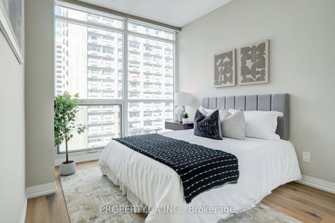 Photo 17 at 904 - 1121 Bay Street, Bay Street Corridor, Toronto