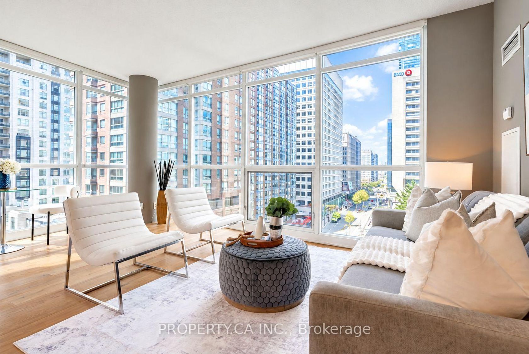 904 - 1121 Bay Street, Bay Street Corridor, Toronto 