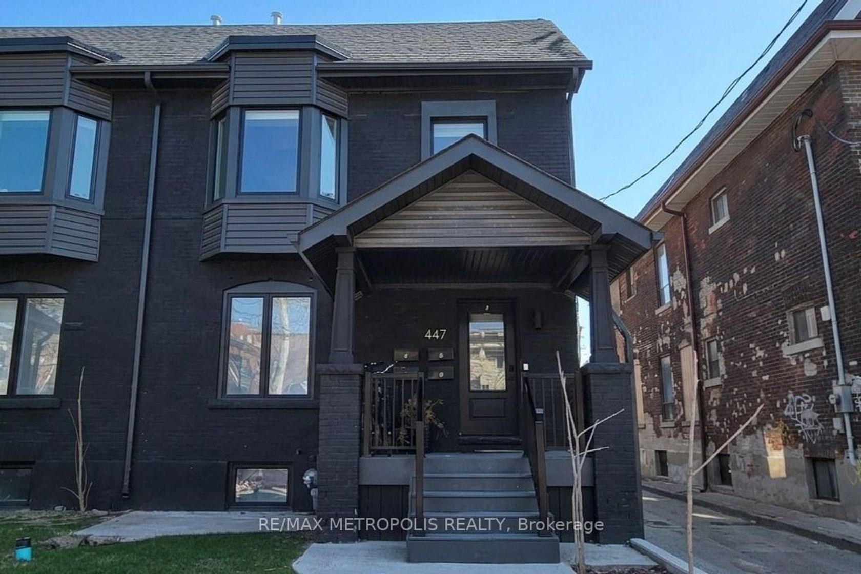 447 Lansdowne Avenue, Dufferin Grove, Toronto photo number 2