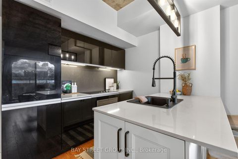 Photo 3 at 211 - 20 minowan miikan Lane W, Little Portugal, Toronto