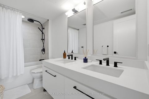 Photo 24 at PH618 - 899 College Street, Bellwoods, Toronto