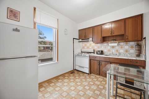 Photo 20 at 28 SYMINGTON Avenue, Junction, Toronto