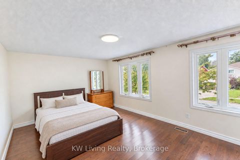 Photo 11 at 49 Montezuma Trail, Agincourt North, Toronto