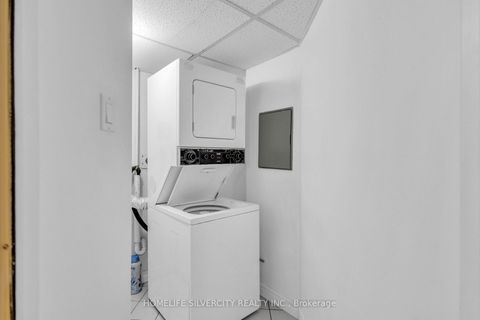 Photo 11 at 3113 - 38 Elm Street, Bay Street Corridor, Toronto
