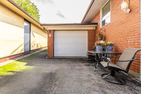 Photo 1 at 39 Checkendon Drive, Kipling, Toronto