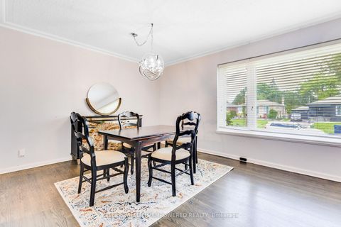 Photo 6 at 39 Checkendon Drive, Kipling, Toronto