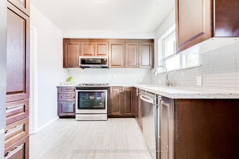 Photo 9 at 39 Checkendon Drive, Kipling, Toronto