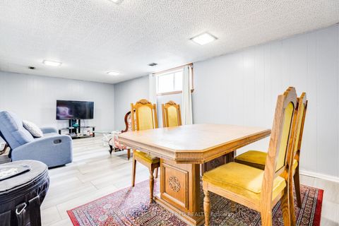 Photo 20 at 39 Checkendon Drive, Kipling, Toronto