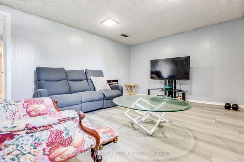 Photo 21 at 39 Checkendon Drive, Kipling, Toronto