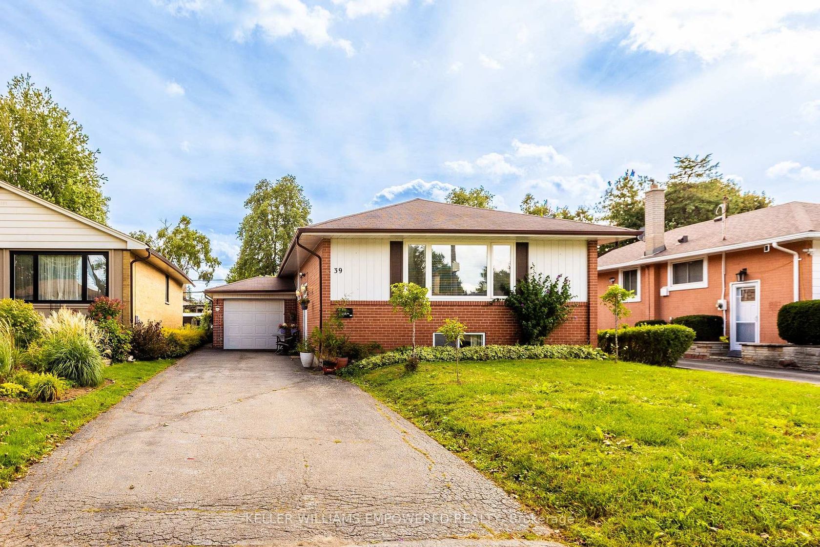 39 Checkendon Drive, Kipling, Toronto photo 8