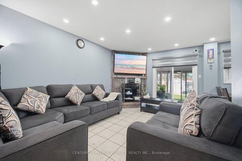 Photo 10 at 49 Cathy Jean Crescent, Jamestown, Toronto