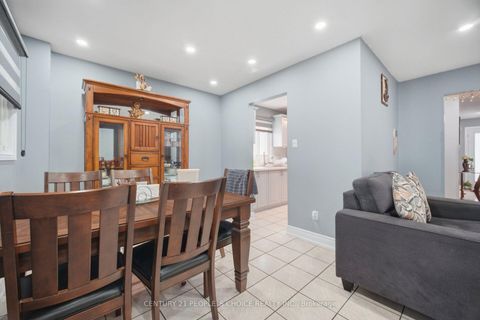 Photo 13 at 49 Cathy Jean Crescent, Jamestown, Toronto