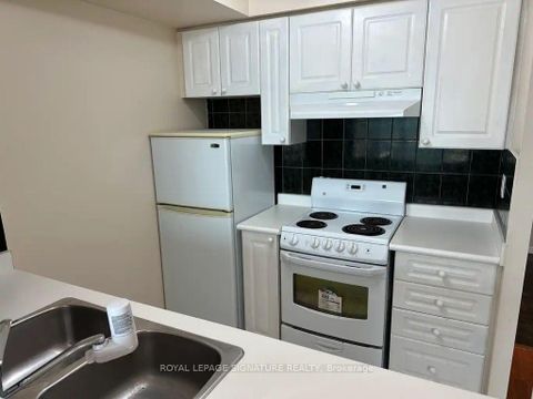 Photo 7 at 1113 - 18 Lee Centre Drive, Woburn, Toronto