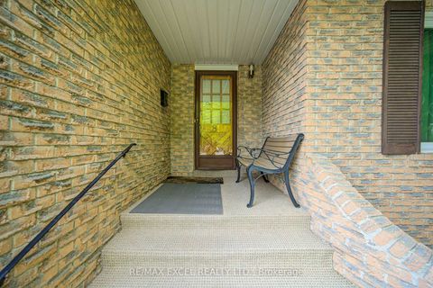 Photo 2 at 81 Amanda Drive, Agincourt North, Toronto