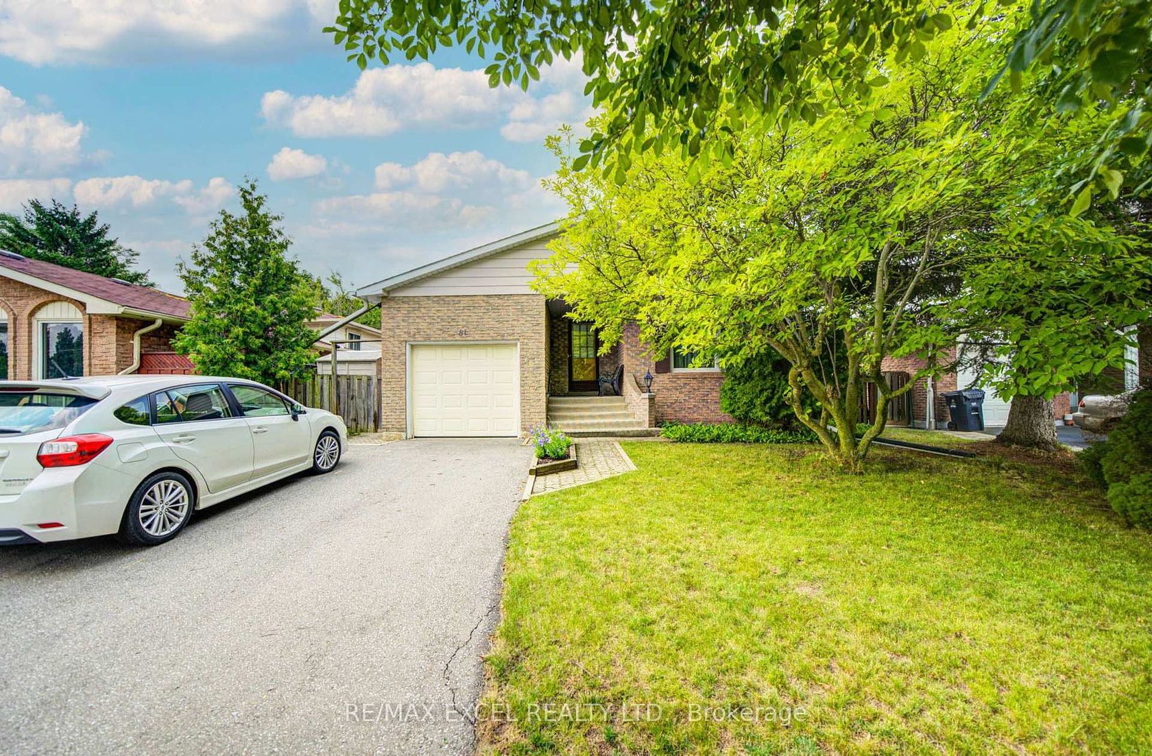 81 Amanda Drive, Agincourt North, Toronto photo number 2