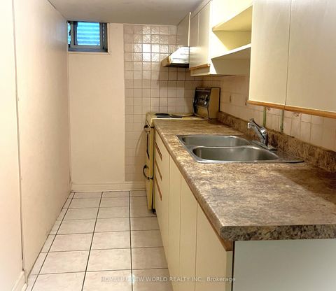 Photo 16 at 28 Greyhound Drive, Steeles, Toronto