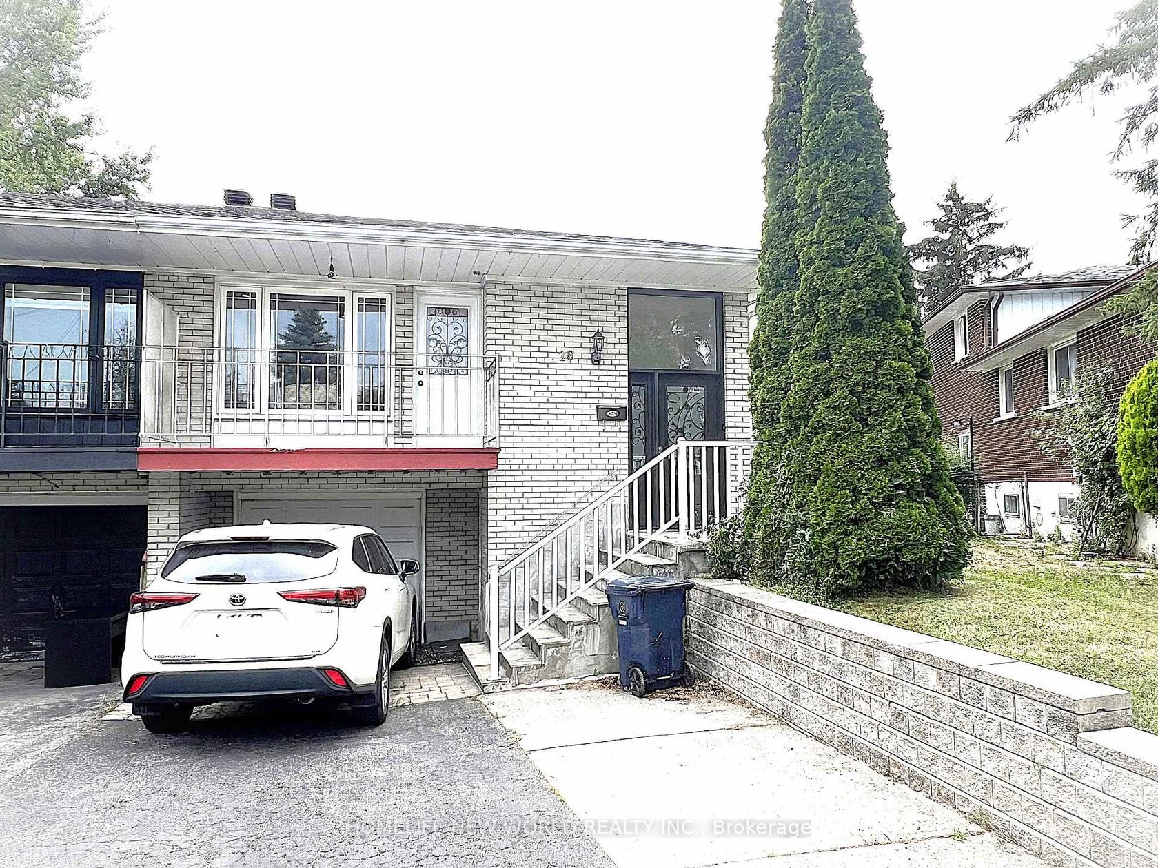 28 Greyhound Drive, Steeles, Toronto 