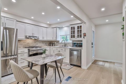 Photo 6 at 63 Don Head Village Boulevard, North Richvale, Richmond Hill