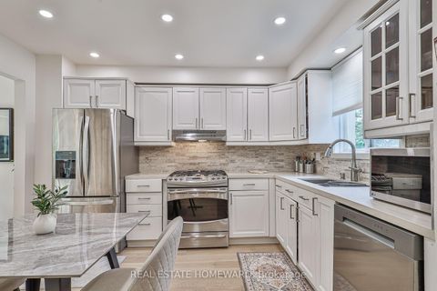 Photo 8 at 63 Don Head Village Boulevard, North Richvale, Richmond Hill