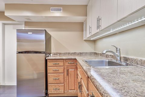 Photo 25 at 63 Don Head Village Boulevard, North Richvale, Richmond Hill