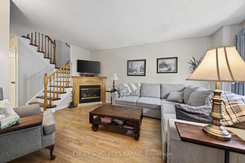 Photo 2 at 78 Wallace Drive, Northwest, Barrie