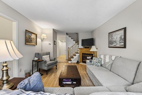 Photo 3 at 78 Wallace Drive, Northwest, Barrie