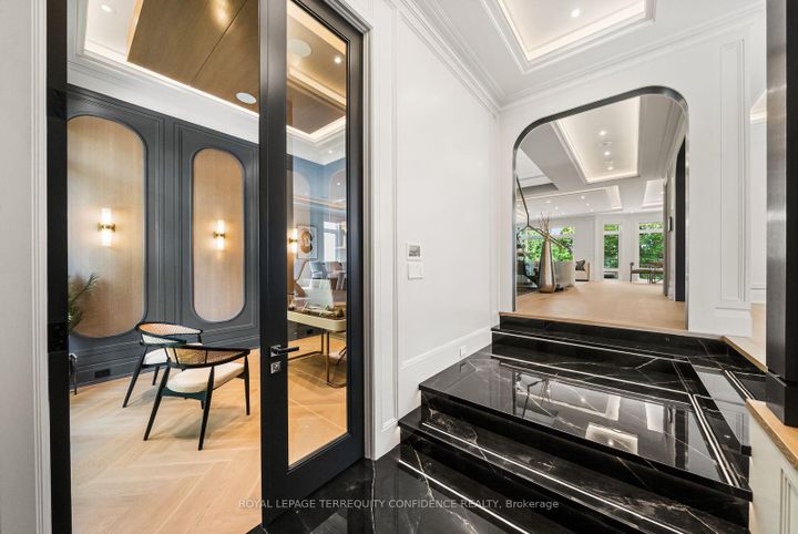 Photo 1 at 31 Palomino Crescent, Bayview Village, Toronto