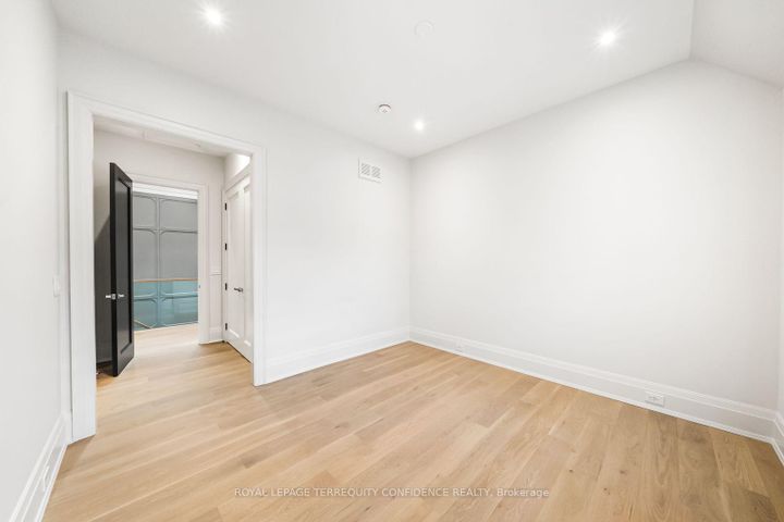 Photo 31 at 31 Palomino Crescent, Bayview Village, Toronto