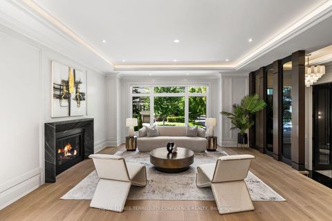 Photo 5 at 31 Palomino Crescent, Bayview Village, Toronto