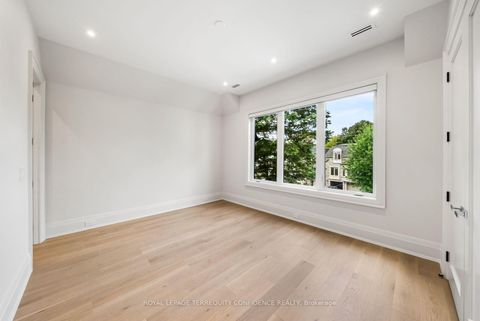 Photo 35 at 31 Palomino Crescent, Bayview Village, Toronto