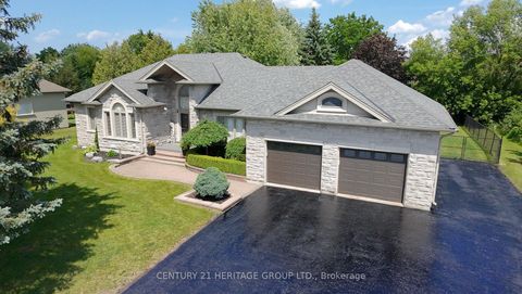 Photo 2 at 49 Shore Crescent, Historic Lakeshore Communities, Georgina