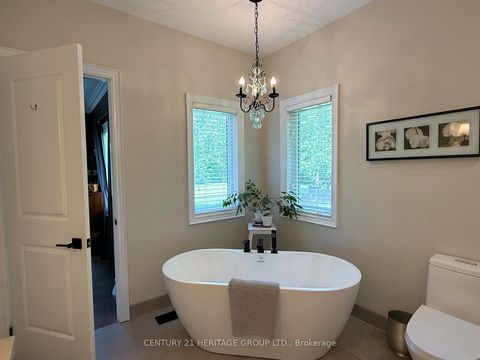 Photo 20 at 49 Shore Crescent, Historic Lakeshore Communities, Georgina
