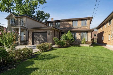 Photo 1 at 72 Chiswick Avenue, Amesbury, Toronto