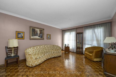 Photo 5 at 72 Chiswick Avenue, Amesbury, Toronto