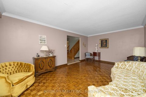 Photo 6 at 72 Chiswick Avenue, Amesbury, Toronto