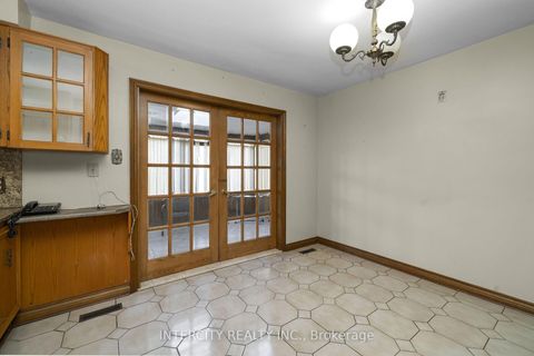 Photo 12 at 72 Chiswick Avenue, Amesbury, Toronto