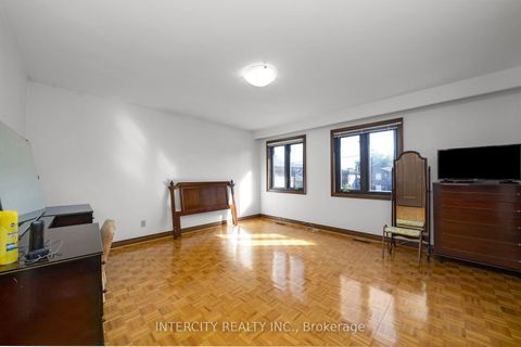 Photo 20 at 72 Chiswick Avenue, Amesbury, Toronto