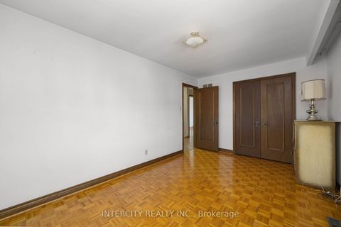 Photo 23 at 72 Chiswick Avenue, Amesbury, Toronto