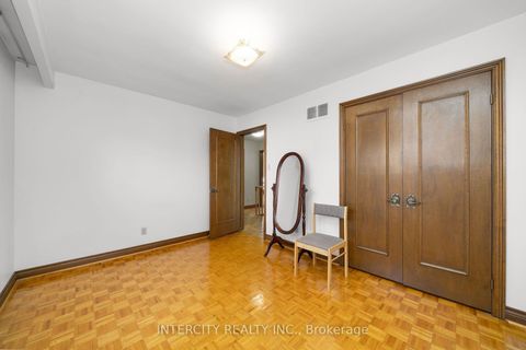 Photo 25 at 72 Chiswick Avenue, Amesbury, Toronto