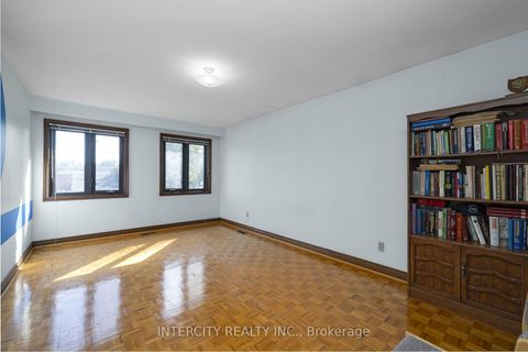 Photo 26 at 72 Chiswick Avenue, Amesbury, Toronto