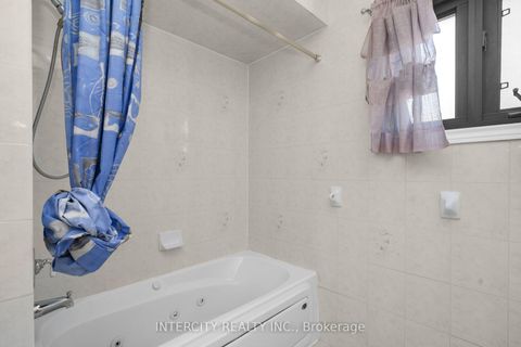 Photo 29 at 72 Chiswick Avenue, Amesbury, Toronto