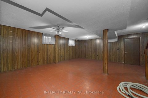Photo 31 at 72 Chiswick Avenue, Amesbury, Toronto