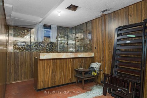 Photo 33 at 72 Chiswick Avenue, Amesbury, Toronto