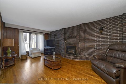 Photo 35 at 72 Chiswick Avenue, Amesbury, Toronto