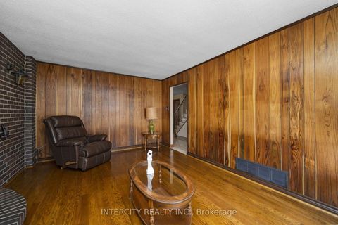 Photo 36 at 72 Chiswick Avenue, Amesbury, Toronto
